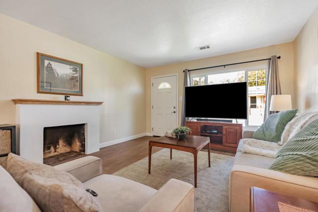 25875 Bel Aire Drive, Hayward CA: https://media.crmls.org/mediaz/8b4e62e6-7b09-499d-b724-3a4da5d0eb17.jpg