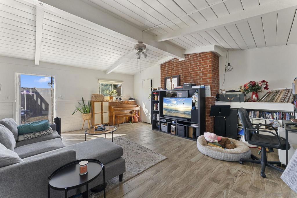 MLS #250042110SD image #9