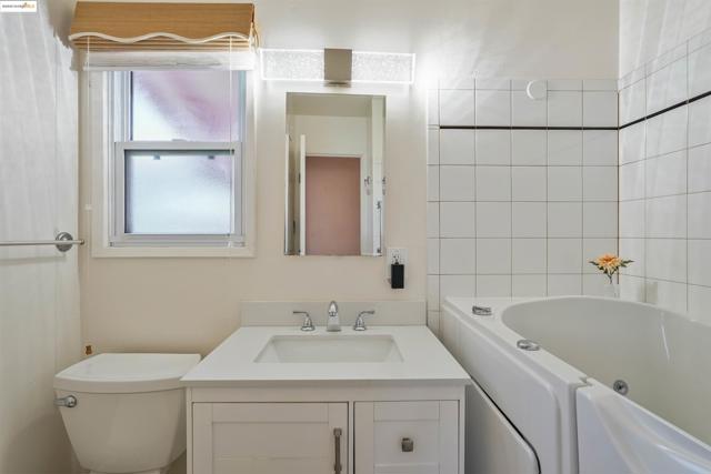 836 Stella St, Vallejo CA: https://media.crmls.org/mediaz/8b4f3b06-cc39-4571-950d-57e04f795e41.jpg
