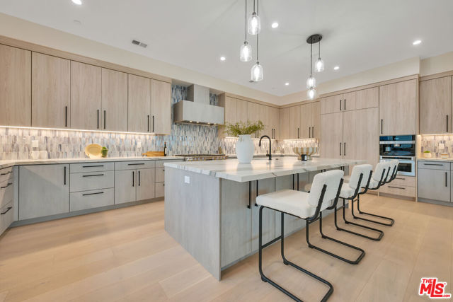 461 Chabela Drive, Manhattan Beach CA: https://media.crmls.org/mediaz/8b5010c4-93ae-4c7e-90b6-6881358d45b9.jpg