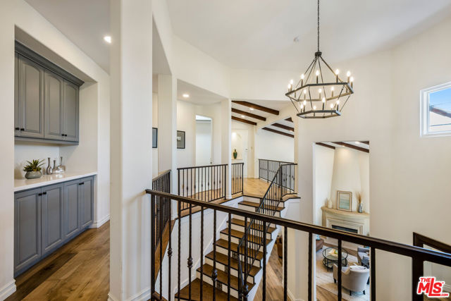 1028 9th Street, Manhattan Beach, California 90266, 5 Bedrooms Bedrooms, ,5 BathroomsBathrooms,Residential,Sold,9th,25532263