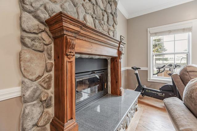 560 Tevis Trail, Hollister CA: https://media.crmls.org/mediaz/8b50c351-4eb6-4f48-af3f-9ce47914cc11.jpg