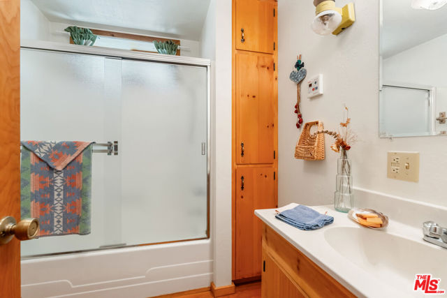 15050 Scott Bar Mountain Lookout Road, Fort Jones CA: https://media.crmls.org/mediaz/8b50f2ad-bb4a-4c8c-b596-9142ed10d809.jpg