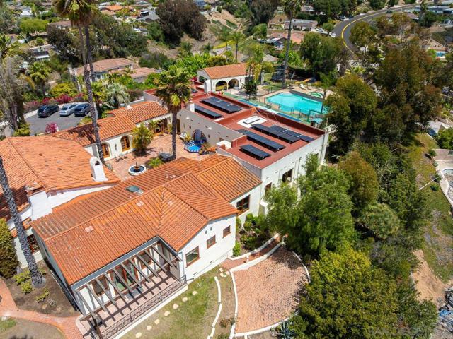 3928 La Cresta Way, Bonita CA: https://media.crmls.org/mediaz/8b51edd6-8ec7-4cfe-a2c4-84bb7412499f.jpg