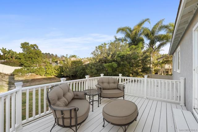 1328 Woodhaven Dr, Oceanside CA: https://media.crmls.org/mediaz/8b528165-88cd-49dc-9f11-23902a08df6d.jpg