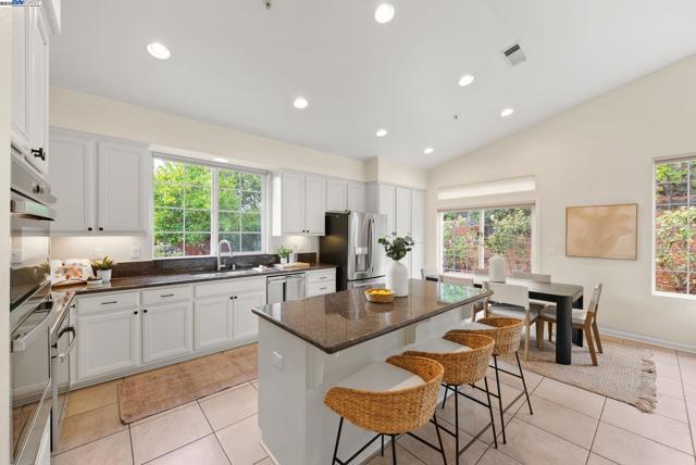 1000 Silver Maple Lane, Hayward CA: https://media.crmls.org/mediaz/8b52a83b-5ad1-48df-a2d4-d580531e6631.jpg