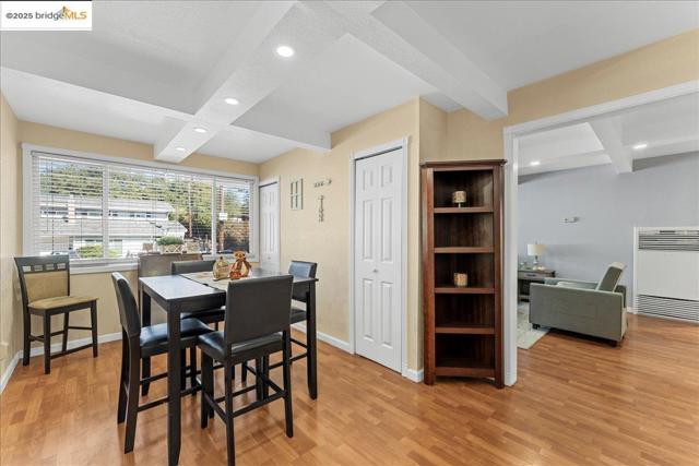 18943 Crest Ave, Castro Valley CA: https://media.crmls.org/mediaz/8b52f825-660e-48e6-941a-5d60804c5866.jpg