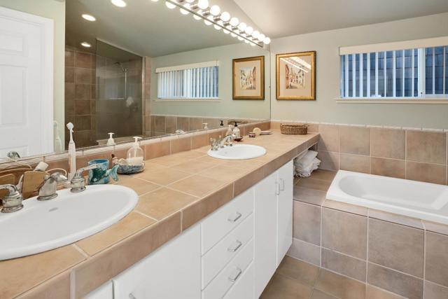 545 Beach Drive, Aptos CA: https://media.crmls.org/mediaz/8b53e1bd-44b4-4c47-953e-2a6668367fdd.jpg