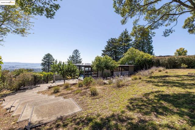 Image 43 of 60 For 1091 Creston Rd