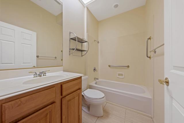 36411 Tallowood Drive, Palm Desert CA: https://media.crmls.org/mediaz/8b54abf0-8fc1-4276-81d1-5288af7aff18.jpg