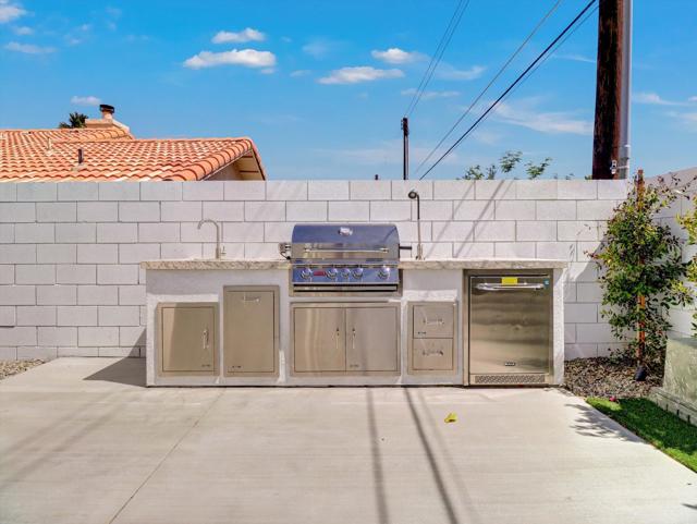 52120 Avenida Alvarado, La Quinta CA: https://media.crmls.org/mediaz/8b54b17b-edc1-4011-acff-ddf2a32e7c10.jpg