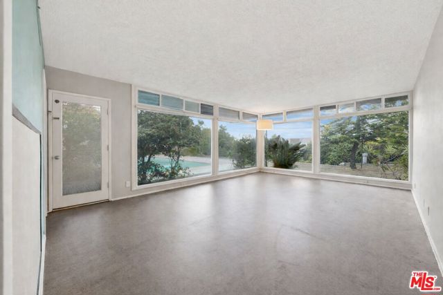 7230 Outpost Cove Drive, Los Angeles CA: https://media.crmls.org/mediaz/8b54e086-e1da-4d50-bfbe-44b025147527.jpg