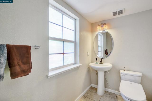 1808 Palacio Dr, Pittsburg CA: https://media.crmls.org/mediaz/8b54e455-ce3a-4466-b841-dba8e1aef07b.jpg