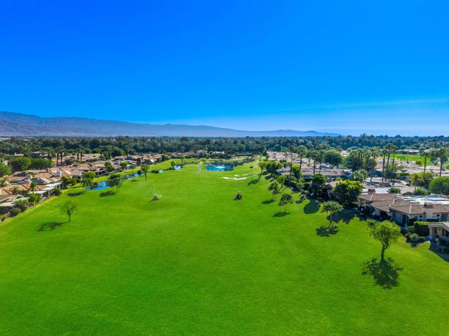 416 Desert Holly Drive, Palm Desert CA: https://media.crmls.org/mediaz/8b55008e-7792-4280-8f67-63c1f5ce3c56.jpg