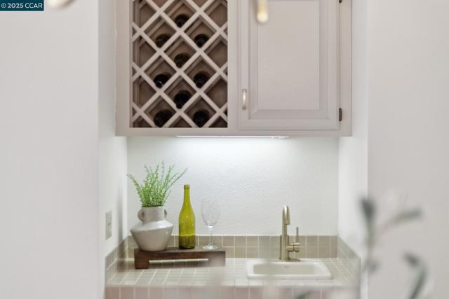 19 Via Barcelona, Moraga CA: https://media.crmls.org/mediaz/8b5545a5-bfa0-4dd0-aa31-2249153bc959.jpg