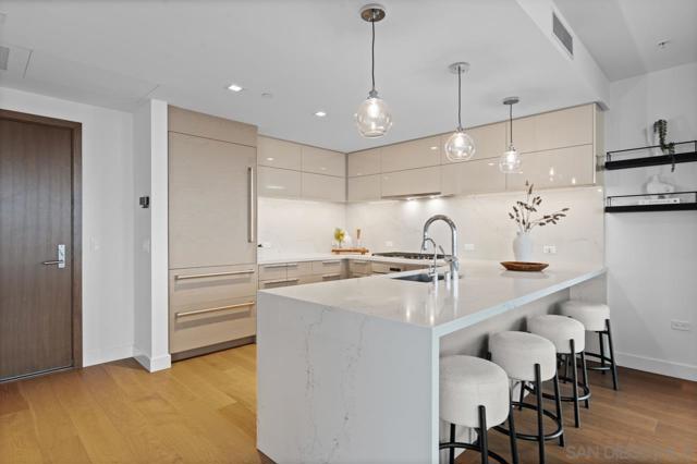 888 W E St, San Diego CA: https://media.crmls.org/mediaz/8b558821-1674-44ed-a48e-2aa5a7579e90.jpg