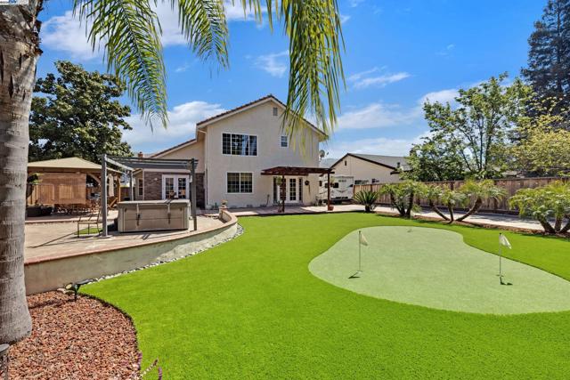 Image 33 of 42 For 45421 Parkmeadow Dr