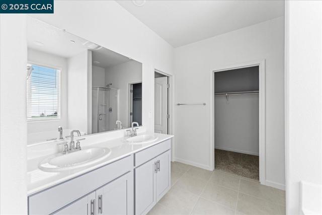 4207 Markovich Ct, Richmond CA: https://media.crmls.org/mediaz/8b567f42-7f2c-4654-94fc-eb67c2a948dd.jpg