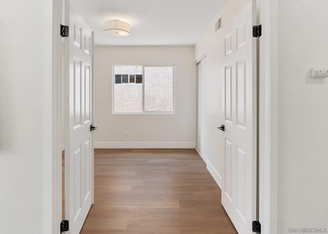 9471 Compass Point Dr S, San Diego CA: https://media.crmls.org/mediaz/8b56e9c9-94b2-4bf2-bcc9-894df631d65b.jpg