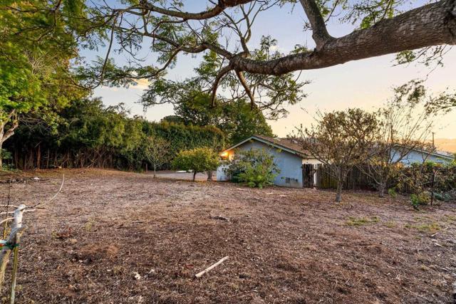 7835 La Jolla Vista Drive, La Jolla CA: https://media.crmls.org/mediaz/8b577df9-abb3-48dd-a24d-3e45667c92d3.jpg