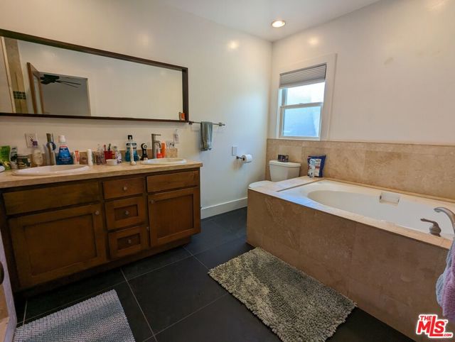 833 N Las Palmas Avenue, Los Angeles CA: https://media.crmls.org/mediaz/8b5810c8-c675-4110-9f4c-adf7783ee6f2.jpg
