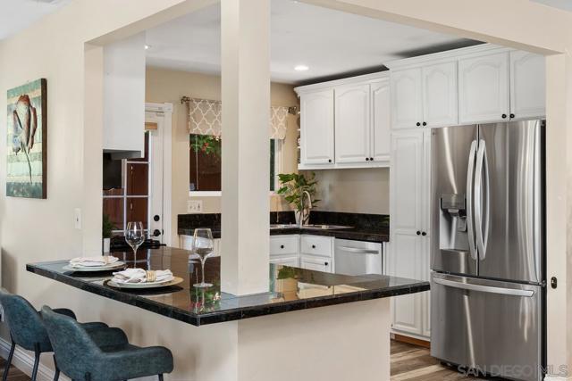 14643 Evening Star Dr, Poway CA: https://media.crmls.org/mediaz/8b5844df-c330-4fed-8d19-506b246260ba.jpg
