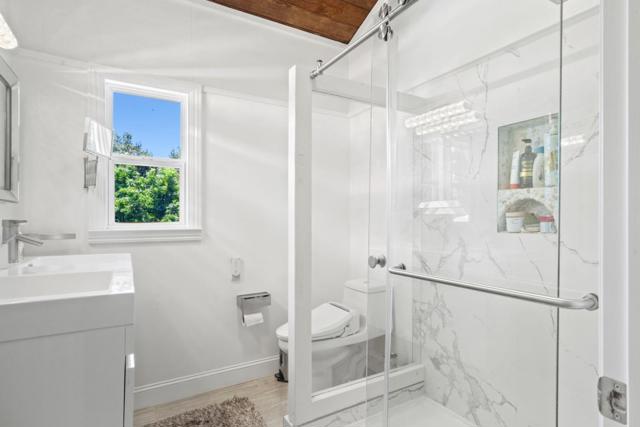 81 E Garzas Road, Carmel Valley CA: https://media.crmls.org/mediaz/8b586f8c-78d9-496f-9659-433a0a7ace40.jpg