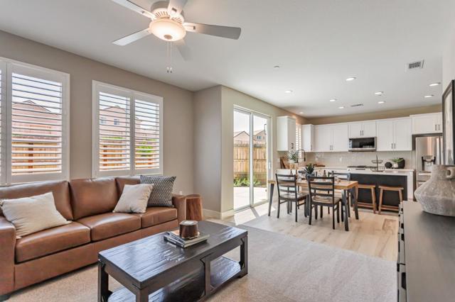 1153 Coyote Peak Way, Hollister CA: https://media.crmls.org/mediaz/8b58d7b1-9805-4c17-93f3-40418a6dcec6.jpg