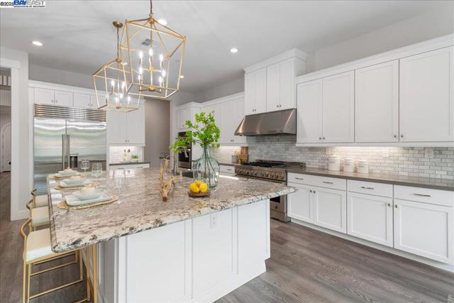 7259 Lembert Hills Dr, Dublin CA: https://media.crmls.org/mediaz/8b58dd14-f83e-4cb7-b798-ad43956d8871.jpg