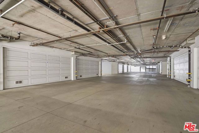 4541 Colfax Avenue, Studio City CA: https://media.crmls.org/mediaz/8b58fc4d-0aae-467c-9cf1-094e381e5961.jpg