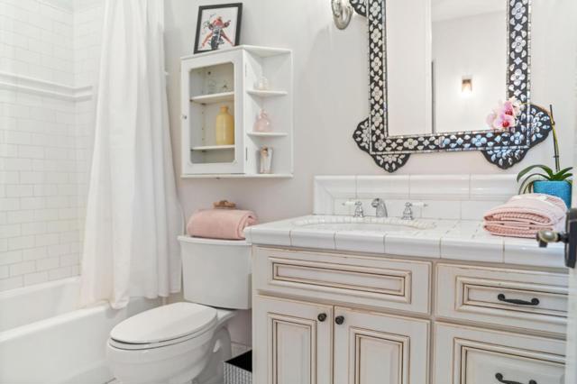 12220 Heritage Way, Gilroy CA: https://media.crmls.org/mediaz/8b59f3b2-4a41-4ad7-8ea9-de46ebda18e0.jpg