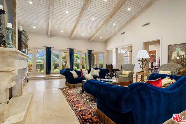 71150 N Thunderbird Terrace, Rancho Mirage CA: https://media.crmls.org/mediaz/8b5a15dc-2399-45d2-a447-0b0a15b5a11a.jpg