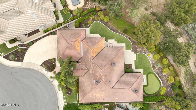 782 Emerson Street, Thousand Oaks CA: https://media.crmls.org/mediaz/8b5a3462-cf18-437f-9d3c-71a79cb62ffd.jpg