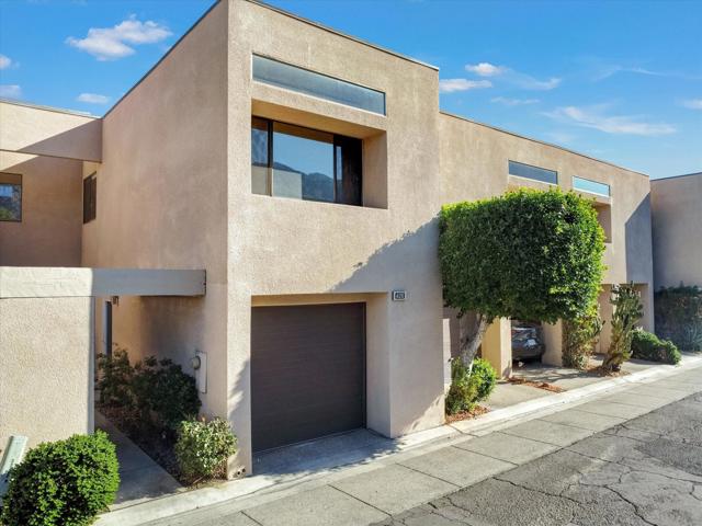 426 Village W Square, Palm Springs CA: https://media.crmls.org/mediaz/8b5aa18f-c9b5-4f0c-b5a9-9b0a94f2a269.jpg