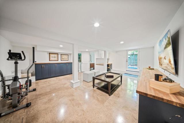 501 Cornell Avenue, San Mateo CA: https://media.crmls.org/mediaz/8b5b602b-674d-494b-b0aa-33b94eeb2ee9.jpg