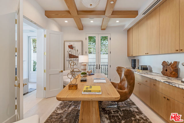 409 21st Street, Santa Monica CA: https://media.crmls.org/mediaz/8b5c9daf-3c62-4339-91ba-ea39d411ca4b.jpg