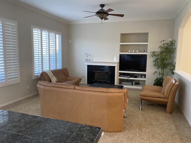 Detail Gallery Image 3 of 7 For 10992 Clovehurst Way, San Diego,  CA 92130 - 5 Beds | 3 Baths