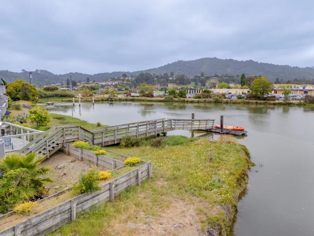 100 Lucky Drive, Corte Madera CA: https://media.crmls.org/mediaz/8b5d4be7-8e8b-467a-9453-06c8f85ea778.jpg