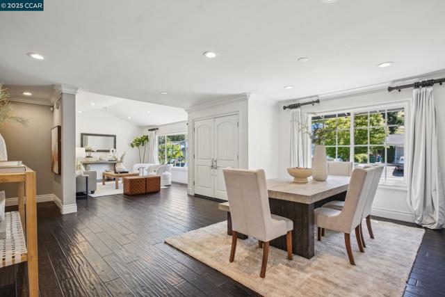 12994 Hawkins Dr, San Ramon CA: https://media.crmls.org/mediaz/8b5d5267-2084-4b1d-bfe8-3f6091902004.jpg