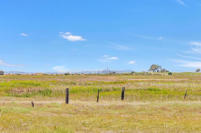 2213 Wigeon Court, San Leandro CA: https://media.crmls.org/mediaz/8b5d931c-cc24-44ce-b8b4-7a3d099565e9.jpg