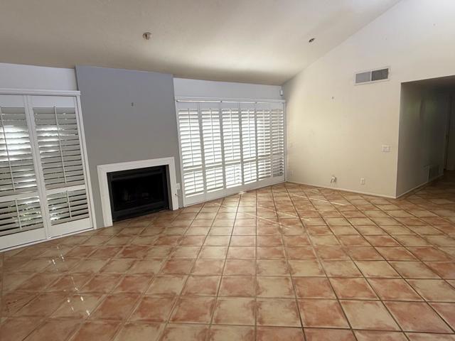 1665 S La Reina Way, Palm Springs CA: https://media.crmls.org/mediaz/8b5e3fd6-8355-473f-8d14-3fd51543d930.jpg