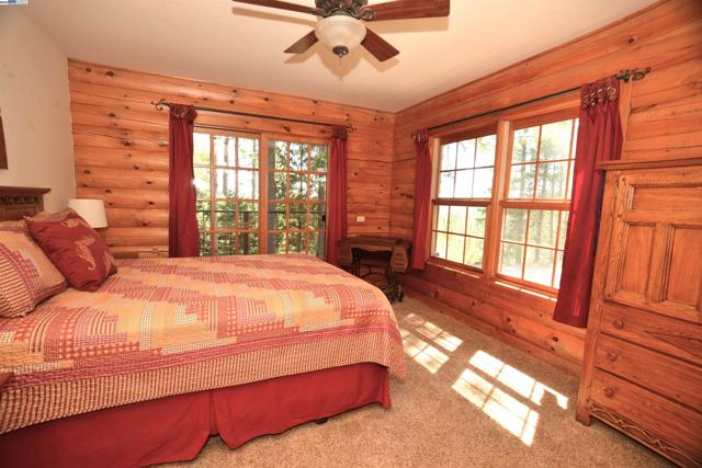14068 Gas Canyon Rd, Nevada City CA: https://media.crmls.org/mediaz/8b5e6017-924c-4241-9209-3307efab69f2.jpg