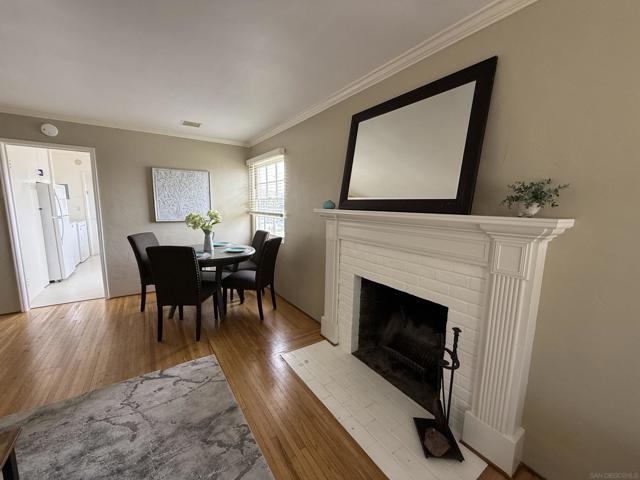 1205 Park Row, La Jolla CA: https://media.crmls.org/mediaz/8b5ea10d-61da-4179-8f6a-4df327237271.jpg