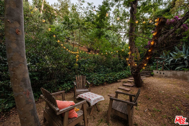 980 Oneonta Drive, Los Angeles CA: https://media.crmls.org/mediaz/8b5ef3c3-3f61-4164-a142-05ecc438efca.jpg