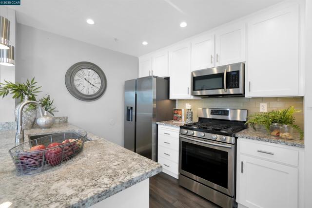 314 Skyline Dr, San Ramon CA: https://media.crmls.org/mediaz/8b5f6d9a-da56-46d3-9779-4be56fef082e.jpg