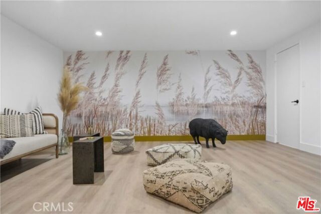 5254 Yarmouth Avenue, Encino CA: https://media.crmls.org/mediaz/8b5f740d-e3d2-494b-96af-6e5958dd2ab0.jpg