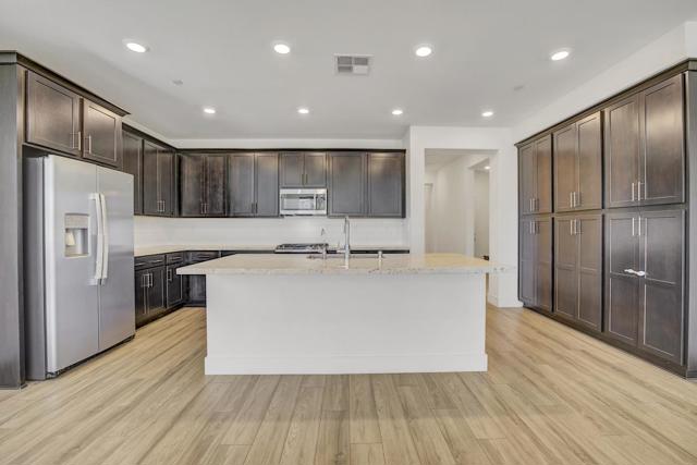 2606 Salinger Avenue, Tracy CA: https://media.crmls.org/mediaz/8b609d39-5e6b-49f1-babe-f52f8a6b1927.jpg
