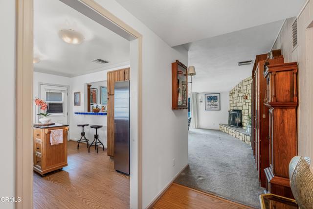 Detail Gallery Image 4 of 37 For 17448 Keswick St, Northridge,  CA 91325 - 3 Beds | 1 Baths