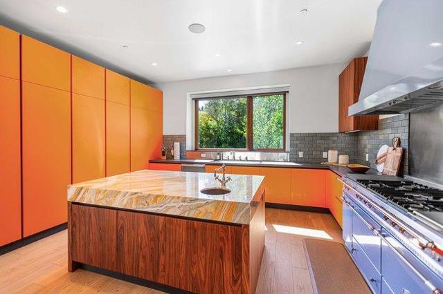 14835 Baranga Lane, Saratoga CA: https://media.crmls.org/mediaz/8b60df5e-f483-4e5a-a369-5122b8b107cd.jpg