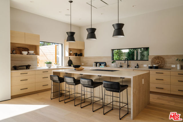 819 N Ogden Drive, Los Angeles CA: https://media.crmls.org/mediaz/8b6135dc-fd5e-4bca-a4de-b7cabde016a3.jpg